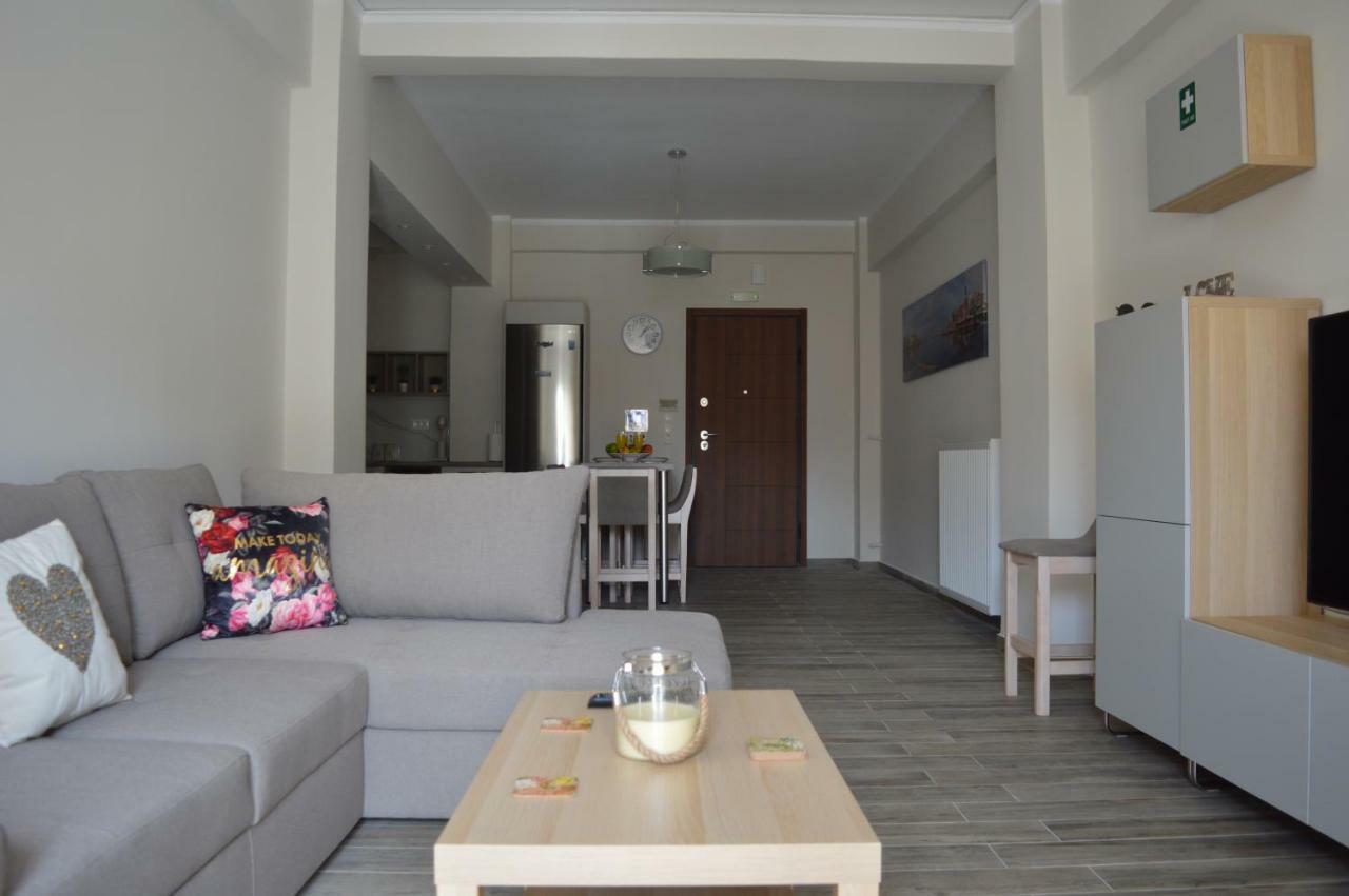 Botonis Bright Spacious דירה *